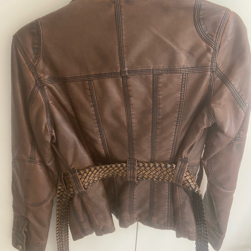 Jacket With Belt - Picture 2 of 3